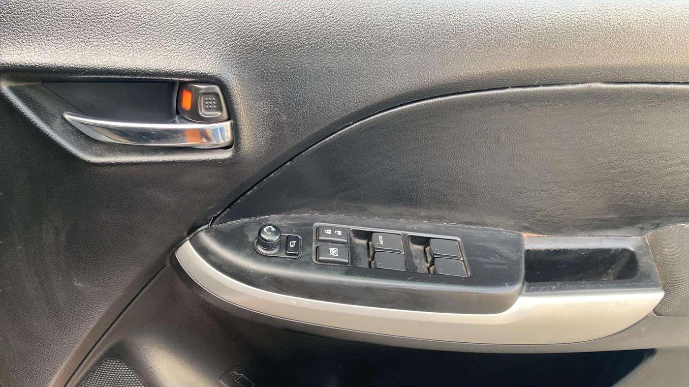2015 Maruti Baleno ZETA DIESEL 1.3, Diesel, Manual, 13,962 km, Driver Side Door Panels Control