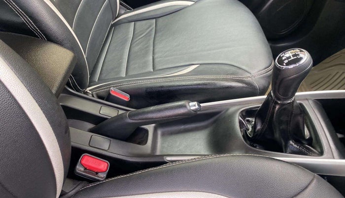 2015 Maruti Baleno ZETA DIESEL 1.3, Diesel, Manual, 13,899 km, Gear Lever