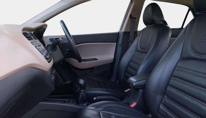 2015 Hyundai Elite i20 MAGNA 1.2, Petrol, Manual, 40,160 km, Right Side Front Door Cabin