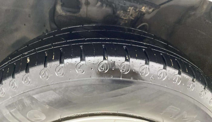 2019 Hyundai Elite i20 MAGNA PLUS 1.2, Petrol, Manual, 79,954 km, Left Front Tyre Tread