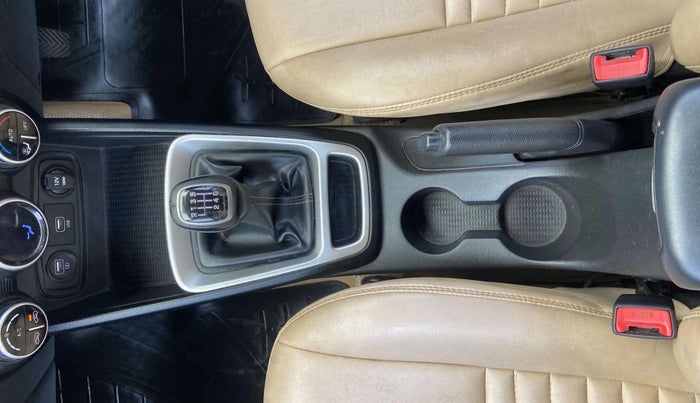 2019 Hyundai VENUE SX 1.0 TURBO, Petrol, Manual, 82,156 km, Gear Lever