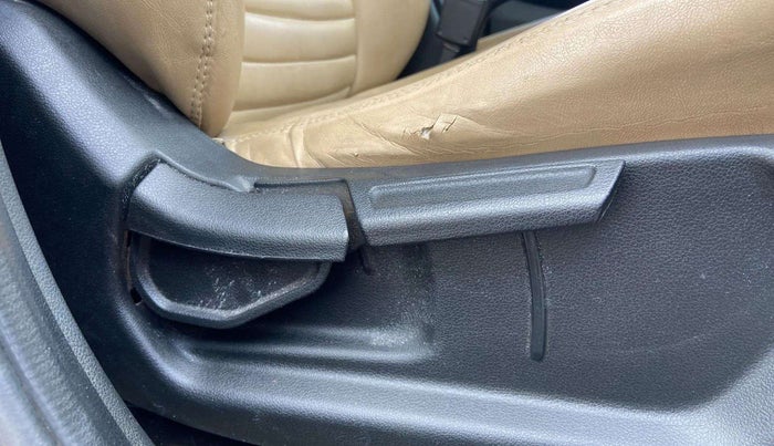 2019 Hyundai VENUE SX 1.0 TURBO, Petrol, Manual, 82,156 km, Driver Side Adjustment Panel