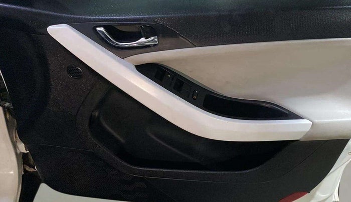 2023 Tata NEXON CREATIVE  AMT 1.2 PETROL, Petrol, Automatic, 18,803 km, Driver Side Door Panels Control