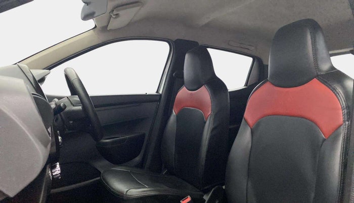 2017 Renault Kwid RXT 1.0 AMT (O), Petrol, Automatic, 66,010 km, Right Side Front Door Cabin