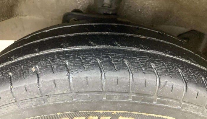 2018 Maruti Eeco 5 STR WITH AC PLUSHTR, CNG, Manual, 65,470 km, Left Front Tyre Tread