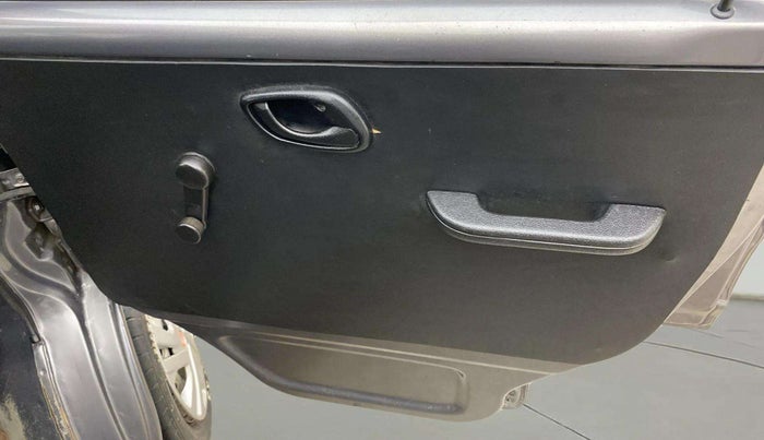 2018 Maruti Eeco 5 STR WITH AC PLUSHTR, CNG, Manual, 65,470 km, Driver Side Door Panels Control