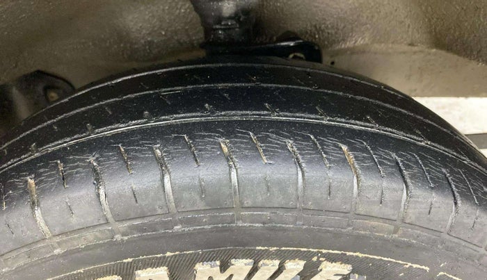 2018 Maruti Eeco 5 STR WITH AC PLUSHTR, CNG, Manual, 65,470 km, Right Front Tyre Tread