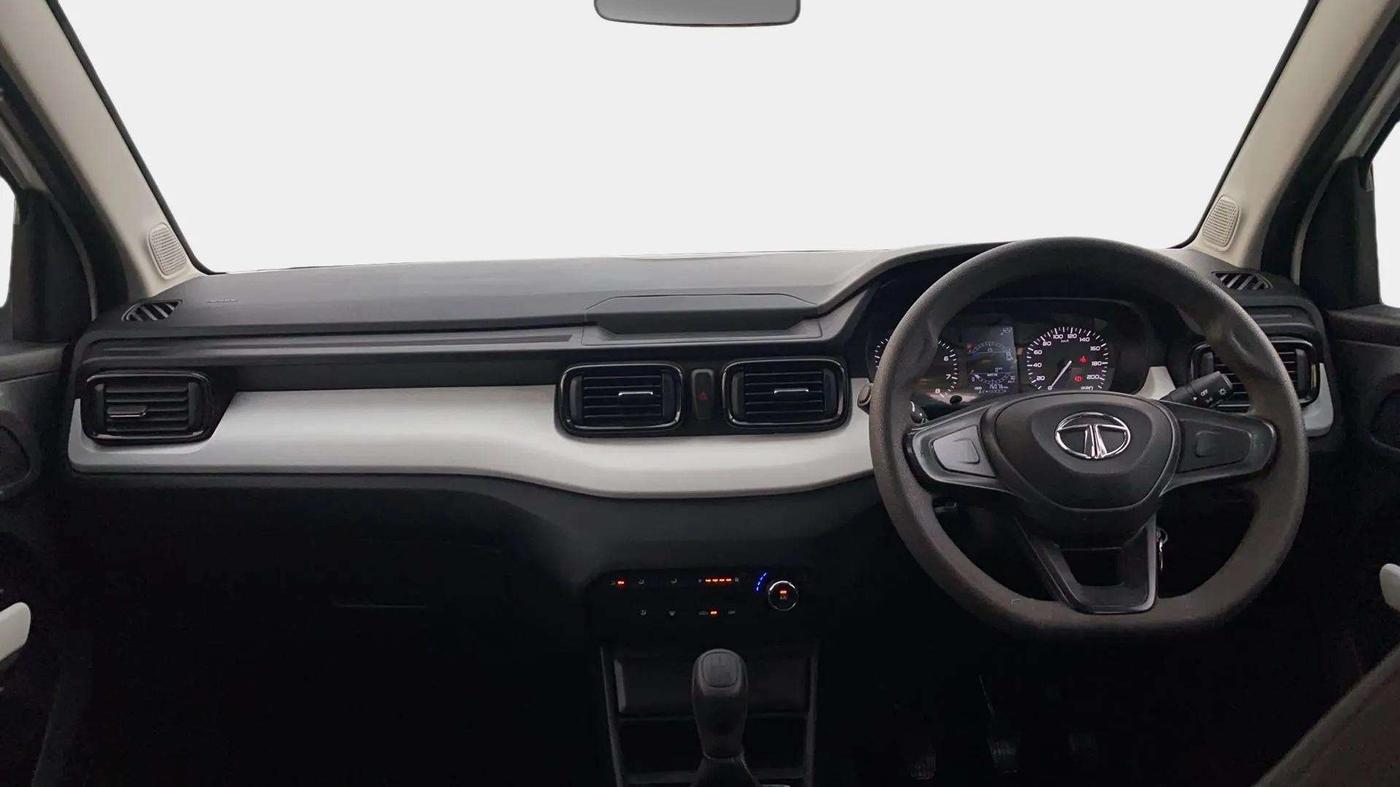 2022 Tata PUNCH PURE MT, Petrol, Manual, 15,068 km, Dashboard
