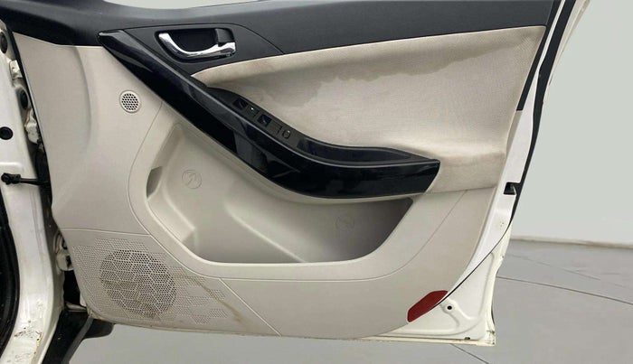 2021 Tata NEXON XZA PLUS SUNROOF PETROL, Petrol, Automatic, 62,344 km, Driver Side Door Panels Control
