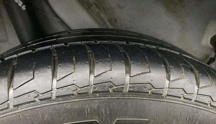 2020 Hyundai VENUE SX 1.0 (O) TURBO IMT, Petrol, Manual, 1,00,897 km, Right Rear Tyre Tread