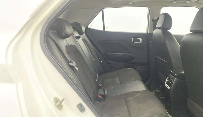 2020 Hyundai VENUE SX 1.0 (O) TURBO IMT, Petrol, Manual, 1,00,897 km, Right Side Rear Door Cabin
