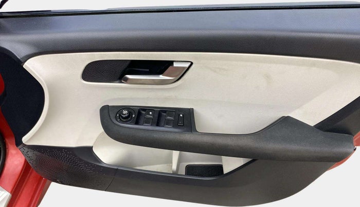 2022 Tata ALTROZ XZ PLUS DIESEL, Diesel, Manual, 72,288 km, Driver Side Door Panels Control
