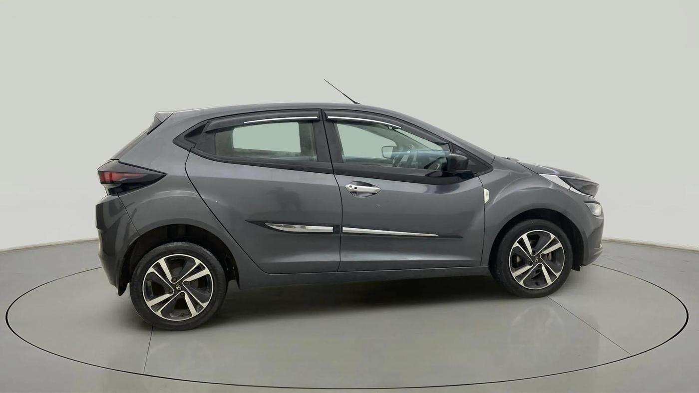 2022 Tata ALTROZ XT DIESEL, Diesel, Manual, 33,109 km, Right Side View