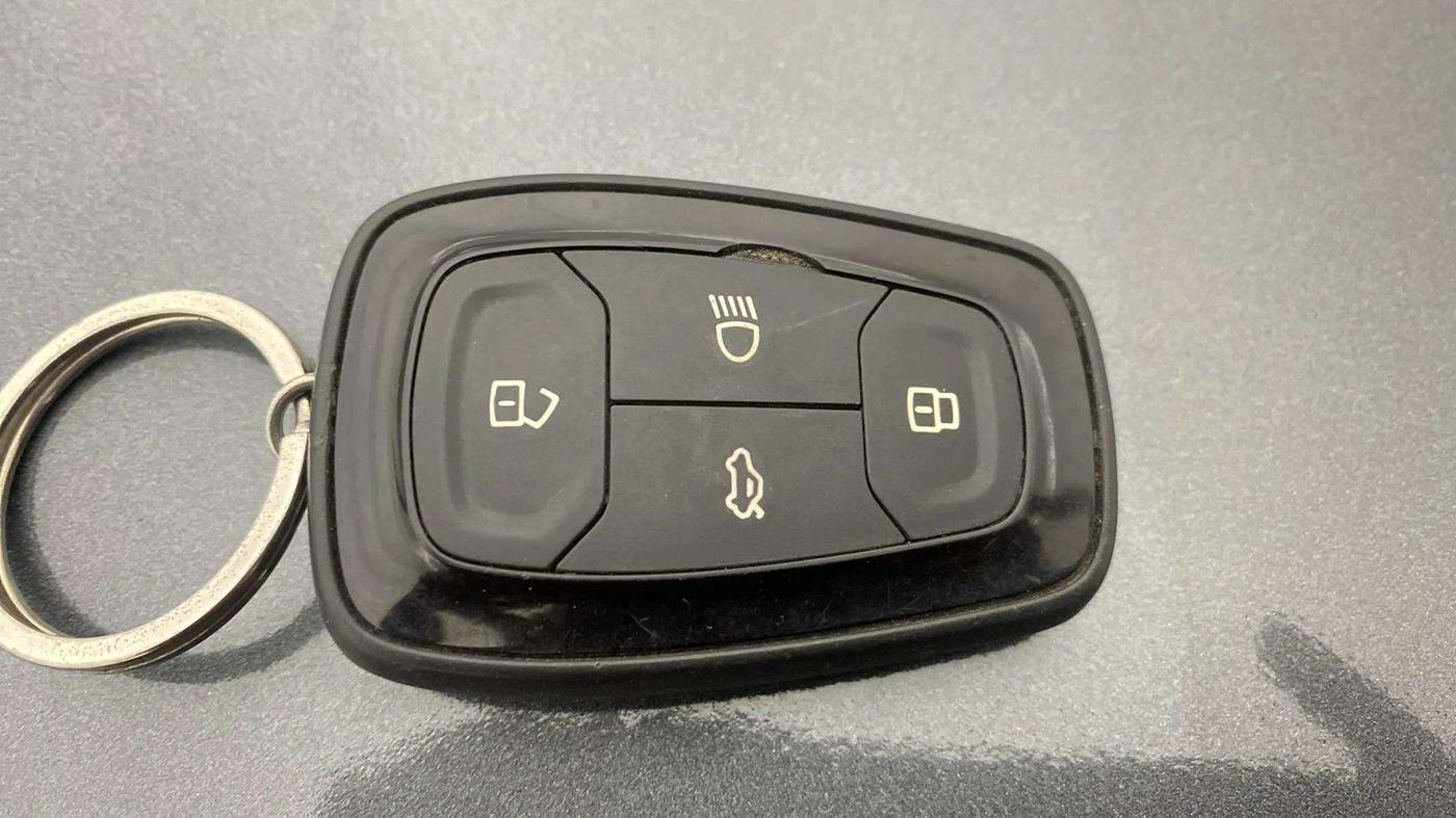 2022 Tata ALTROZ XT DIESEL, Diesel, Manual, 33,109 km, Key Close Up