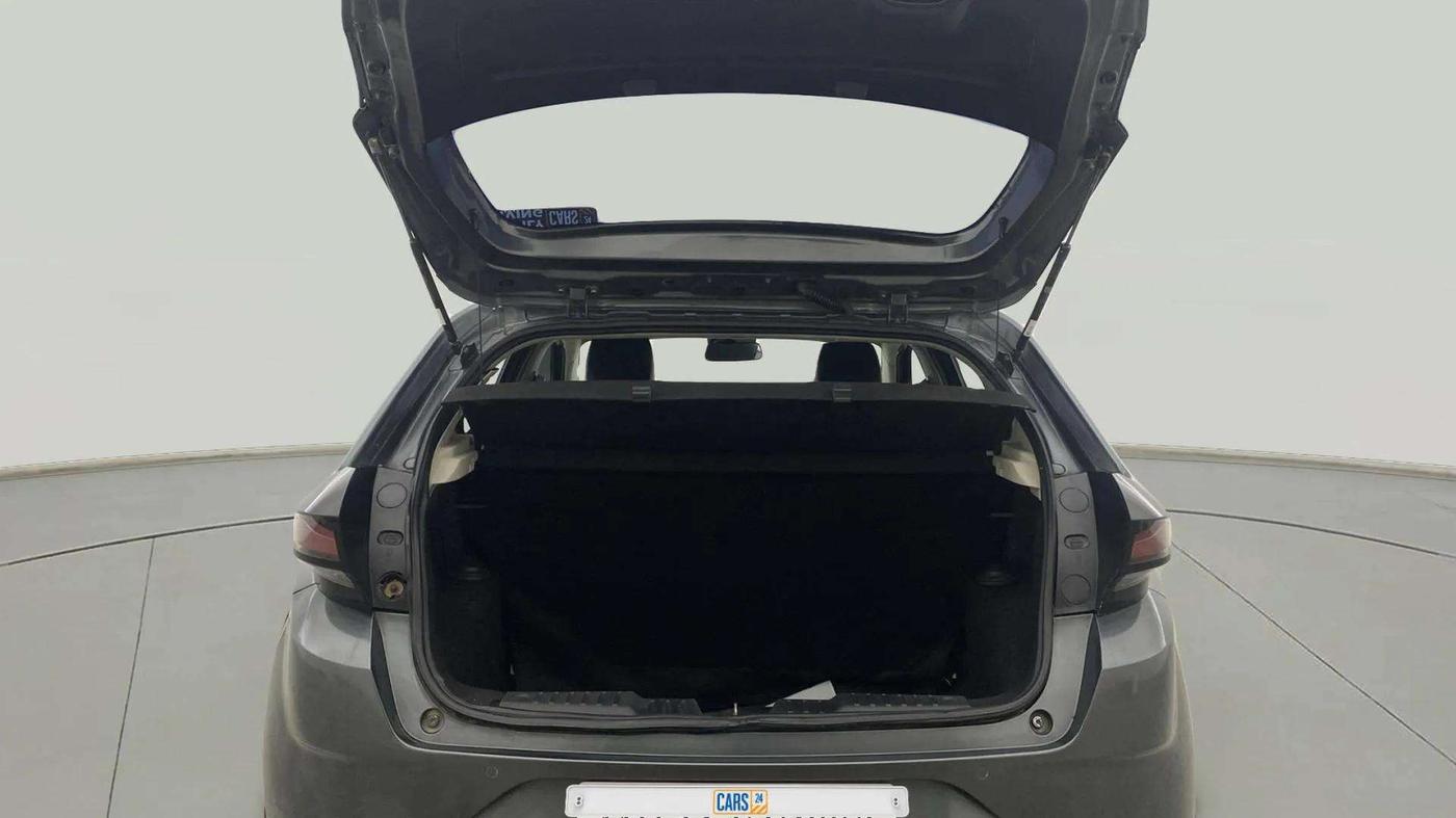 2022 Tata ALTROZ XT DIESEL, Diesel, Manual, 33,109 km, Boot Open Zoomed View