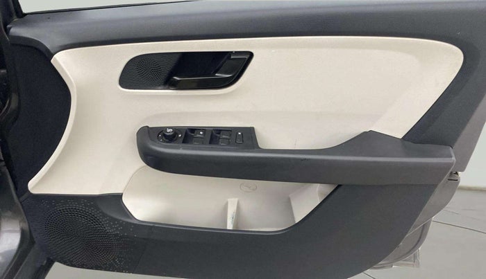 2022 Tata ALTROZ XT DIESEL, Diesel, Manual, 33,109 km, Driver Side Door Panels Control