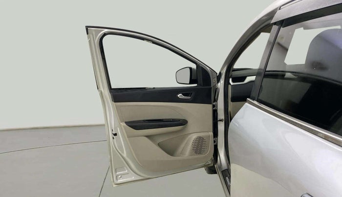 2020 Renault TRIBER RXZ, Petrol, Manual, 53,752 km, LHS Front Door