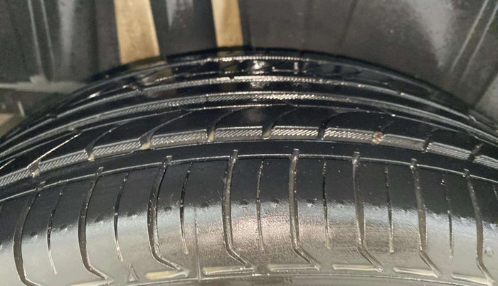 2019 Maruti Ertiga ZDI+ 1.3, Diesel, Manual, 41,106 km, Right Rear Tyre Tread