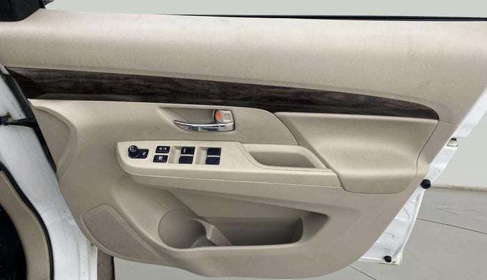 2019 Maruti Ertiga ZDI+ 1.3, Diesel, Manual, 41,106 km, Driver Side Door Panels Control