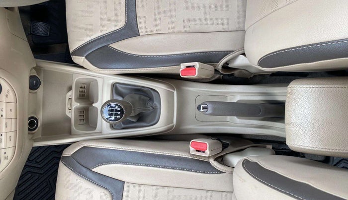 2023 Maruti Ertiga ZXi (O), Petrol, Manual, 38,064 km, Gear Lever