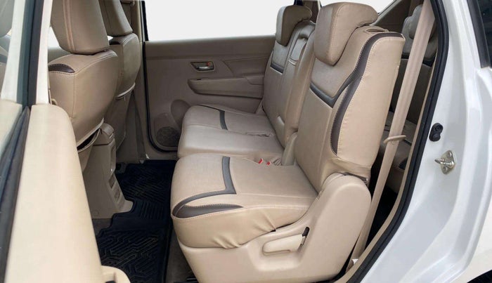 2023 Maruti Ertiga ZXi (O), Petrol, Manual, 38,064 km, Right Side Rear Door Cabin