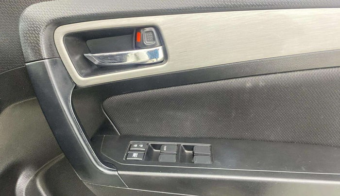 2018 Maruti Vitara Brezza ZDI PLUS, Diesel, Manual, 34,302 km, Driver Side Door Panels Control