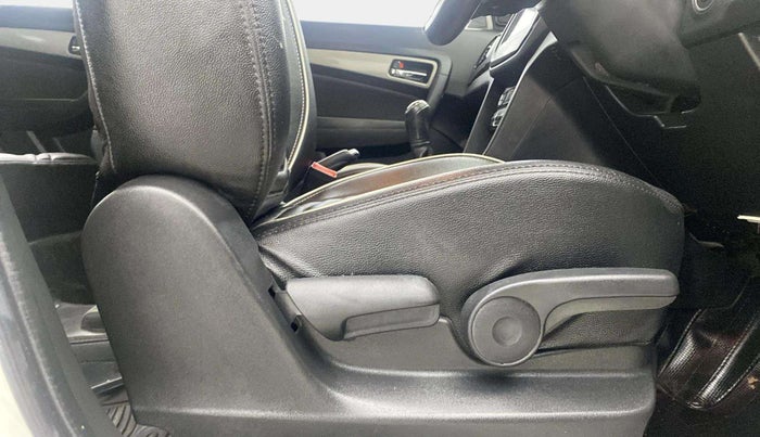 2018 Maruti Vitara Brezza ZDI PLUS, Diesel, Manual, 34,302 km, Driver Side Adjustment Panel