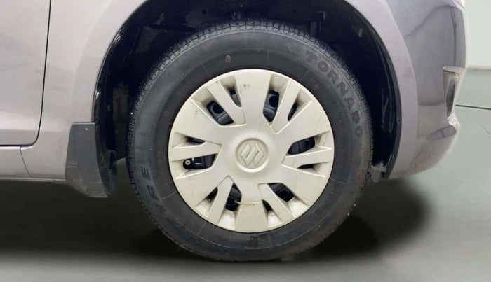 2013 Maruti Swift VXI, Petrol, Manual, 19,276 km, Right Front Wheel