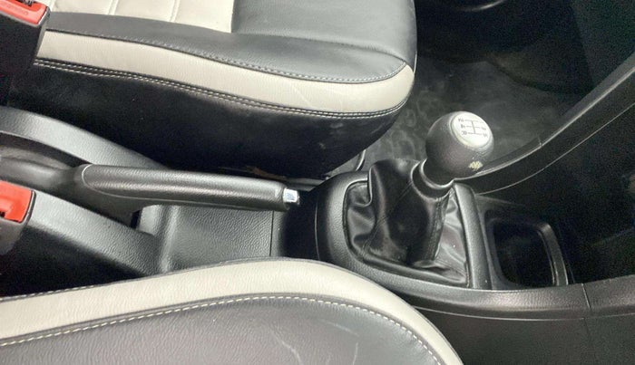 2013 Maruti Swift VXI, Petrol, Manual, 19,276 km, Gear Lever