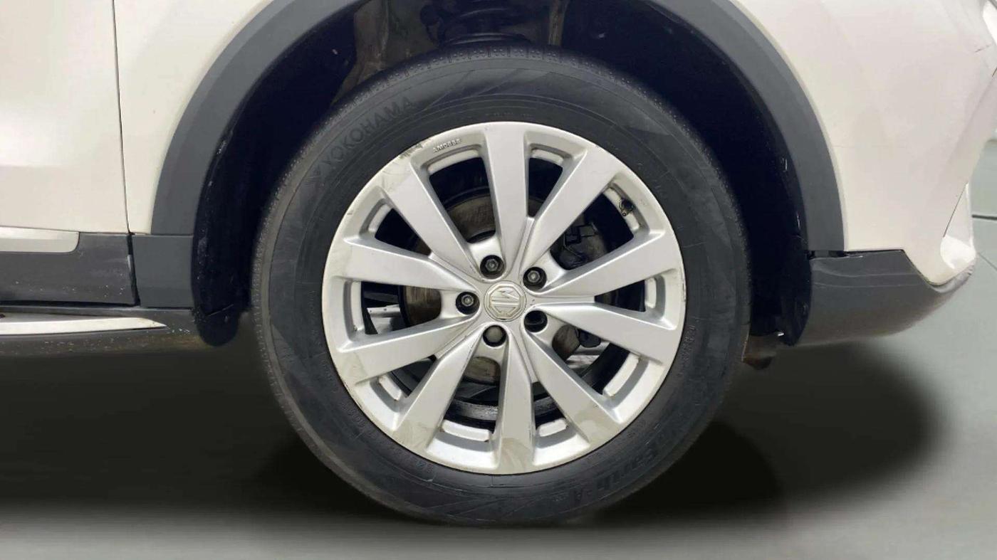 2022 MG ASTOR SMART EX 1.5 MT, Petrol, Manual, 44,855 km, Right Front Wheel