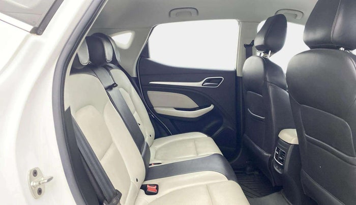 2022 MG ASTOR SMART EX 1.5 MT, Petrol, Manual, 44,118 km, Right Side Rear Door Cabin