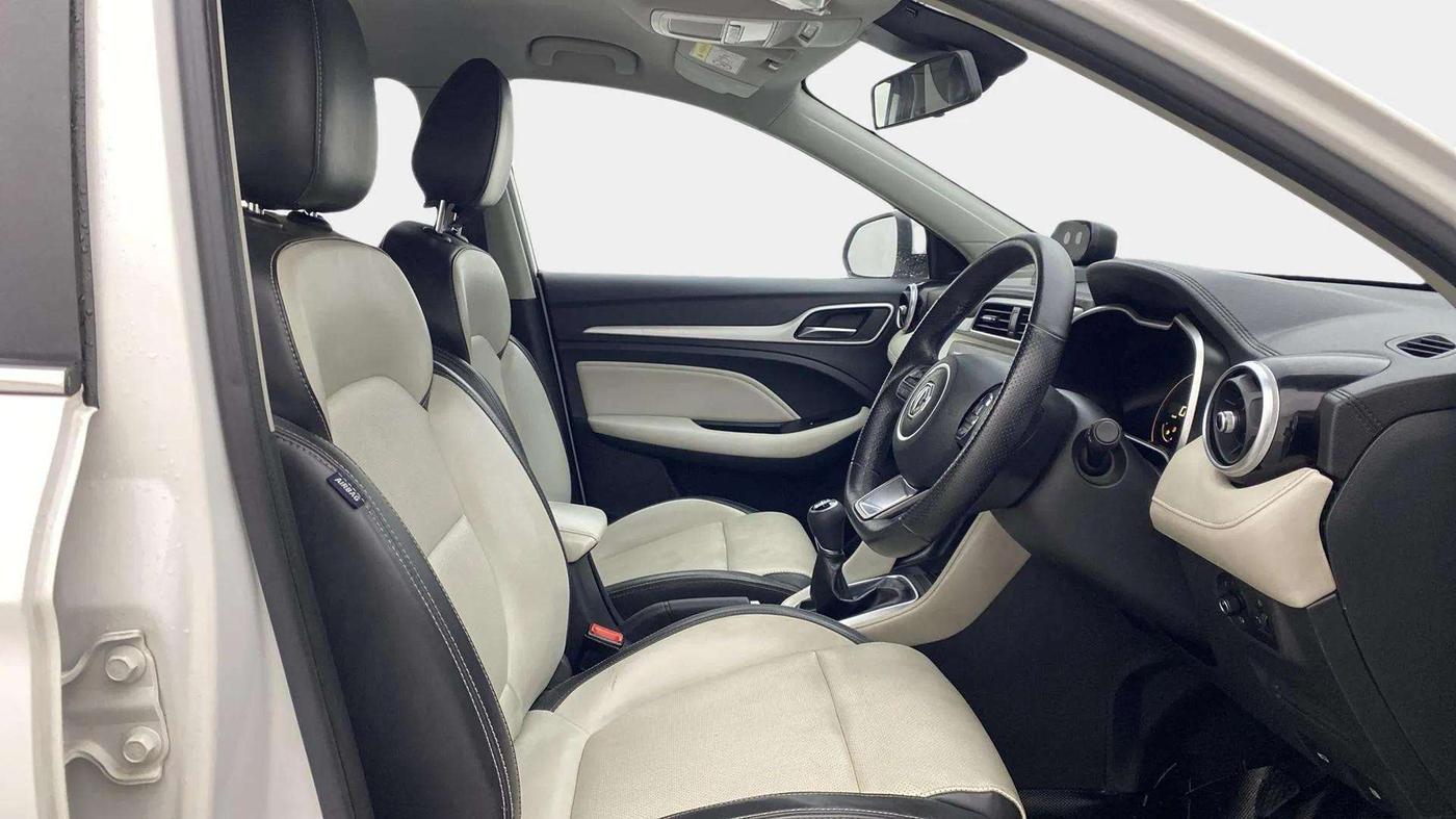 2022 MG ASTOR SMART EX 1.5 MT, Petrol, Manual, 44,855 km, Right Side Front Door Cabin