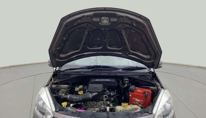 2017 Tata Tiago XZ PETROL, Petrol, Manual, 34,683 km, Open Bonet