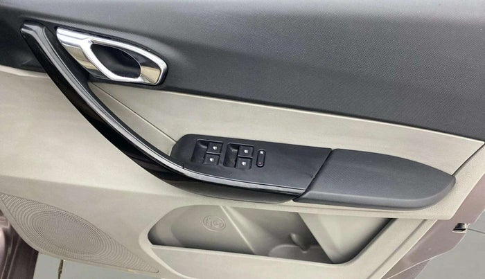 2017 Tata Tiago XZ PETROL, Petrol, Manual, 34,683 km, Driver Side Door Panels Control