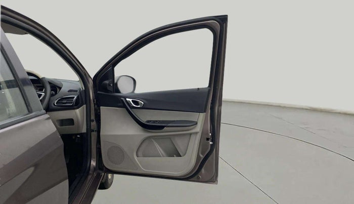2017 Tata Tiago XZ PETROL, Petrol, Manual, 34,683 km, RHS Front Door