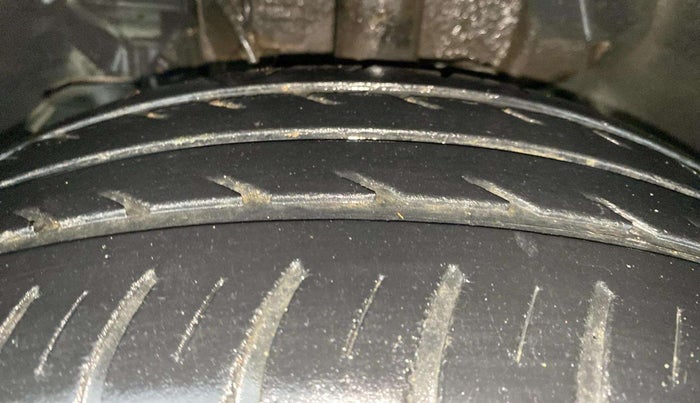 2017 Tata Tiago XZ PETROL, Petrol, Manual, 34,683 km, Left Front Tyre Tread