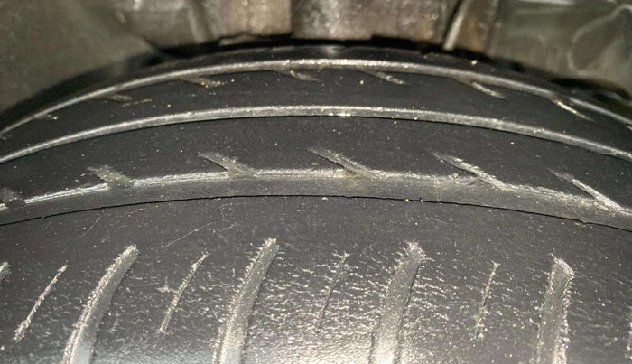 2017 Tata Tiago XZ PETROL, Petrol, Manual, 34,683 km, Right Front Tyre Tread