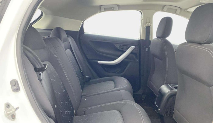 2022 Tata NEXON XM SUNROOF PETROL, Petrol, Manual, 32,281 km, Right Side Rear Door Cabin