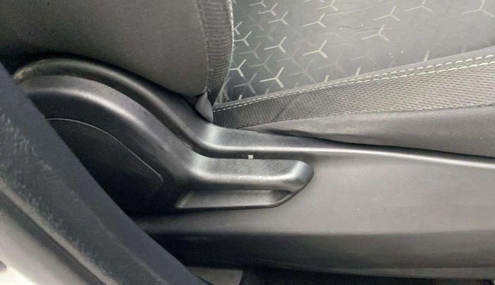 2022 Tata NEXON XM SUNROOF PETROL, Petrol, Manual, 32,281 km, Driver Side Adjustment Panel