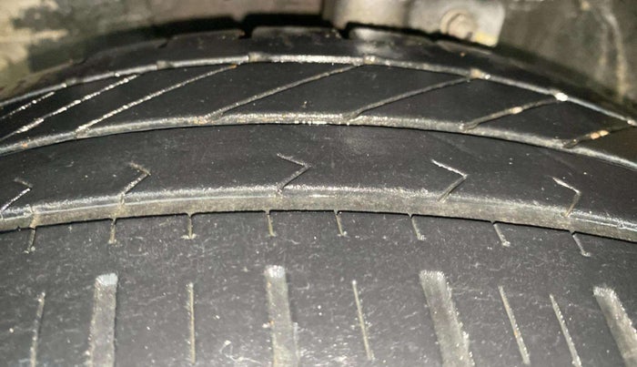 2016 Maruti Celerio VXI AMT, Petrol, Automatic, 56,661 km, Left Front Tyre Tread