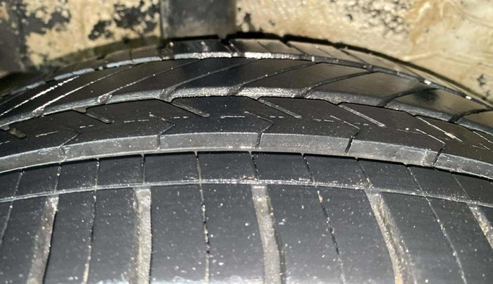 2016 Maruti Celerio VXI AMT, Petrol, Automatic, 56,661 km, Right Rear Tyre Tread