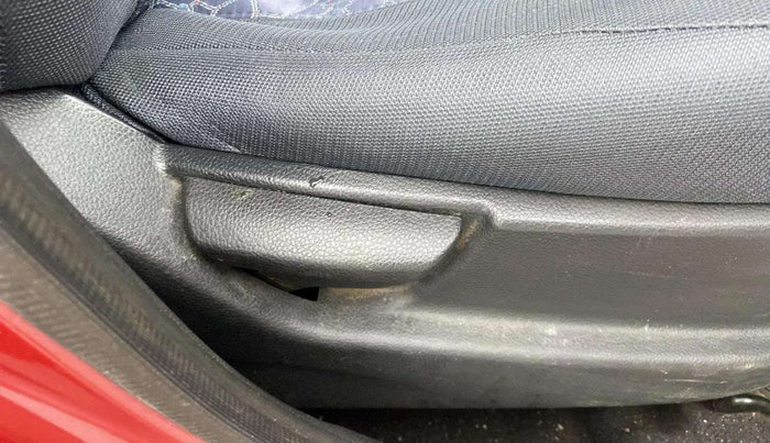2015 Hyundai Eon MAGNA +, Petrol, Manual, 74,647 km, Driver Side Adjustment Panel