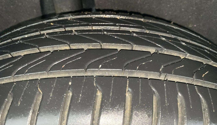 2016 Maruti Baleno ZETA PETROL 1.2, Petrol, Manual, 55,309 km, Right Rear Tyre Tread