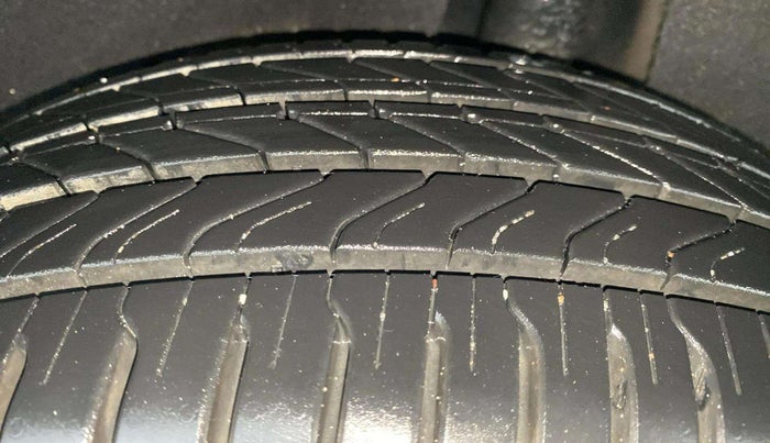 2016 Maruti Baleno ZETA PETROL 1.2, Petrol, Manual, 55,309 km, Left Rear Tyre Tread