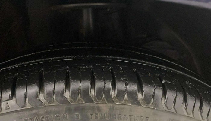 2019 Maruti Swift VXI AMT, Petrol, Automatic, 17,886 km, Right Front Tyre Tread