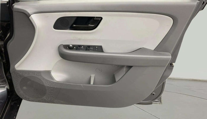 2021 Tata ALTROZ XT PETROL, Petrol, Manual, 20,167 km, Driver Side Door Panels Control