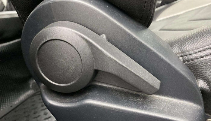 2021 Tata ALTROZ XT PETROL, Petrol, Manual, 20,167 km, Driver Side Adjustment Panel