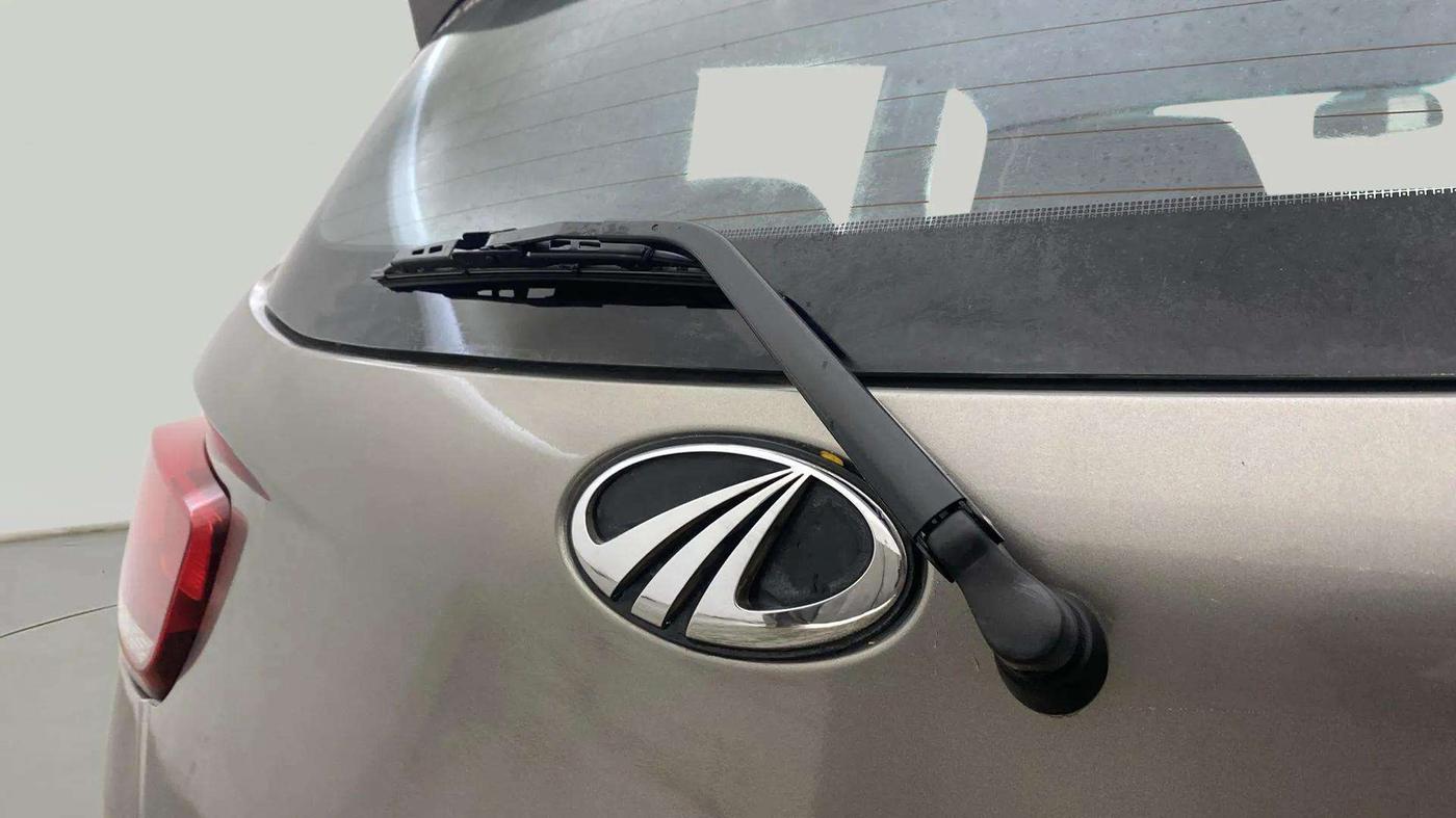 2016 Mahindra Kuv100 K8 D 6 STR, Diesel, Manual, 87,092 km, Rear Wiper