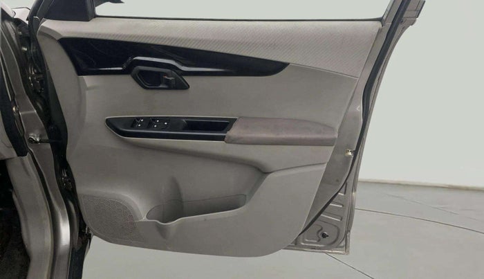 2016 Mahindra Kuv100 K8 D 6 STR, Diesel, Manual, 87,092 km, Driver Side Door Panels Control