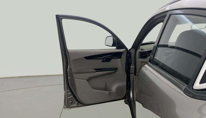 2016 Mahindra Kuv100 K8 D 6 STR, Diesel, Manual, 87,092 km, LHS Front Door